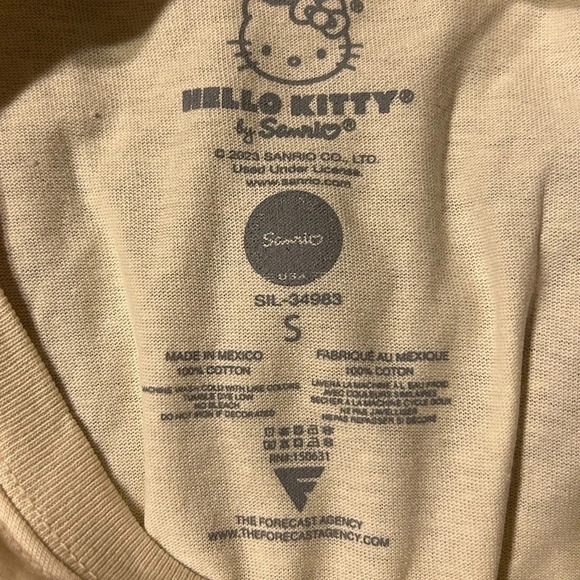 Hello kitty Sanrio tshirt recess playtime - Picture 3 of 3